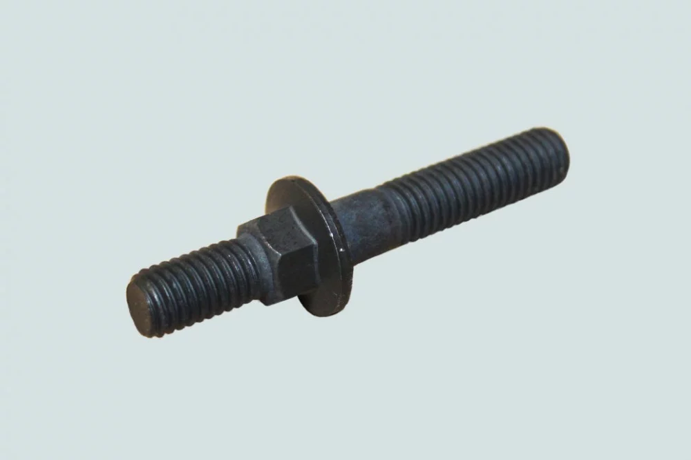 фото болт с фланцевой головкой и шпилькой (теплообменник) (м8х1,25х15; м8х1,25х30) isbe dcec 4899717 
