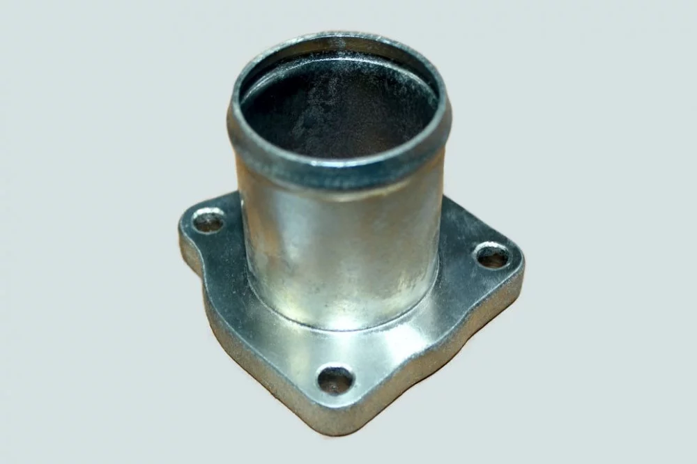 фото патрубок выпускной водяной (isbe) 3943300 